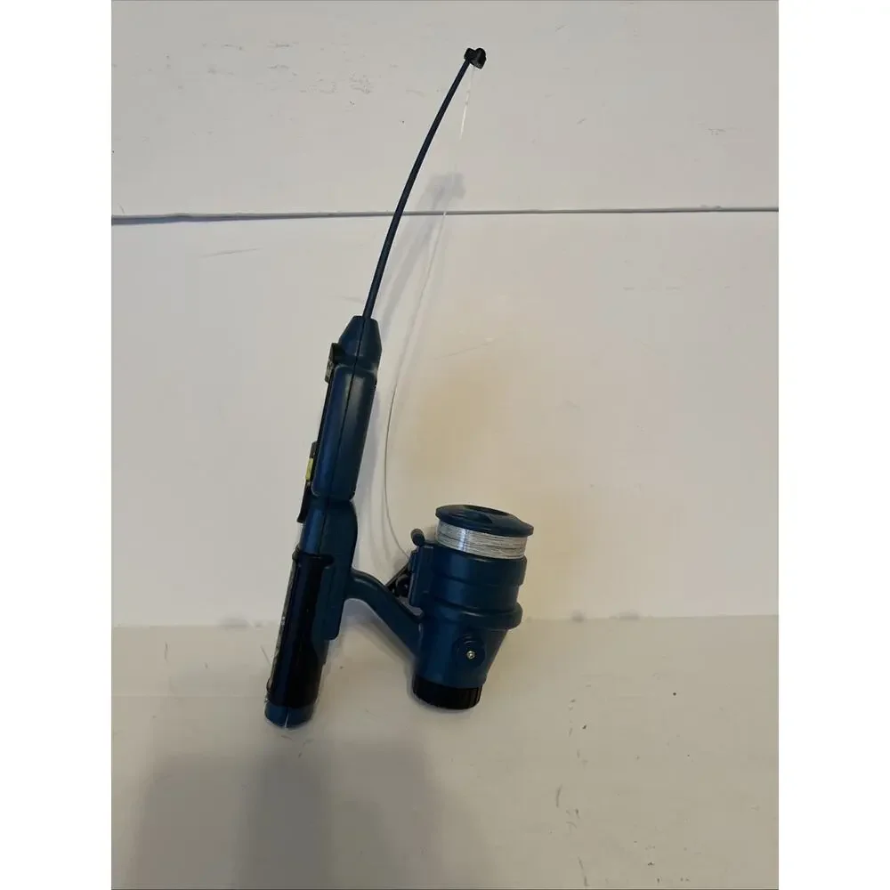 Radica Ultimate Bass Fishin Handheld Electronic Game Tested Working.